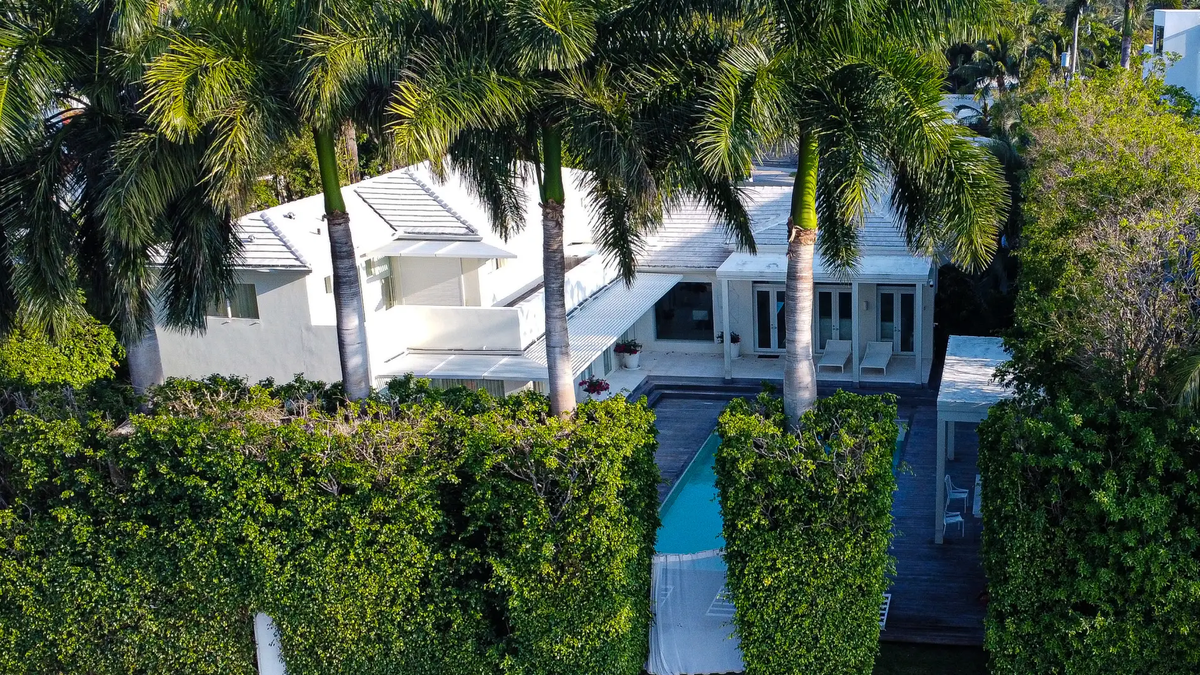 El exterior de la mansión de Shakira en Miami Beach // Gtresonline