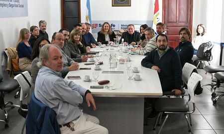 La nueva propuesta salarial fue presentada en paritarias ante los gremios AMRA y SIPRUS. La nueva propuesta salarial fue presentada en paritarias ante los gremios AMRA y SIPRUS.