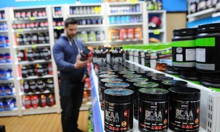Por qué es importante consultar a un nutricionista antes de tomar suplementos deportivos.