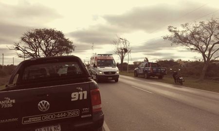 El accidente se produjo en la Ruta Provincial N° 64. El accidente se produjo en la Ruta Provincial N° 64.