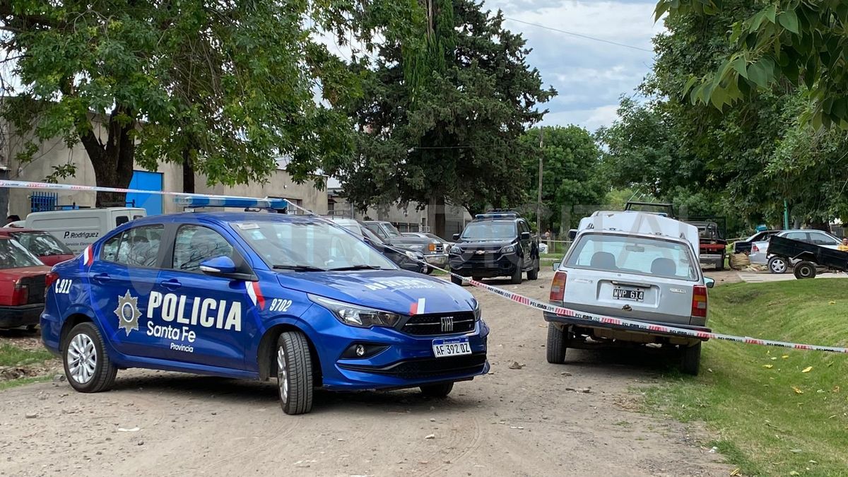 Los operativos se realizaron sobre J.J. Paso 3200, en el marco de una causa que investiga el robo de autos y la venta de autopartes.