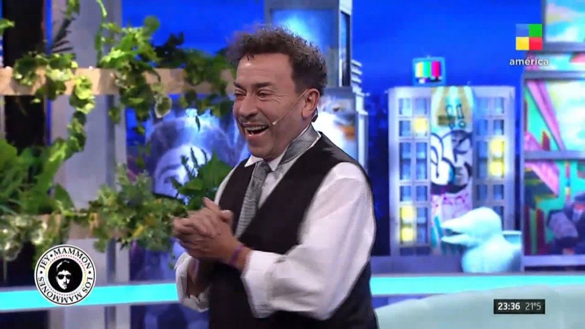 Aníbal Pachano se sometió al cuestionario y confesó que tuvo Tinder.