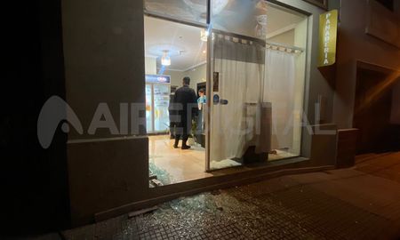 La panadería asaltada se encuentra ubicada a solo 100 metros de la Casa de Gobierno de Santa Fe. La panadería asaltada se encuentra ubicada a solo 100 metros de la Casa de Gobierno de Santa Fe.