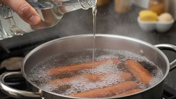 altText(Para qué sirve agregar vinagre al agua de las salchichas)}