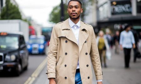 El trench coat se renueva para el invierno 2025 con un diseño más ligero y refinado. El trench coat se renueva para el invierno 2025 con un diseño más ligero y refinado.