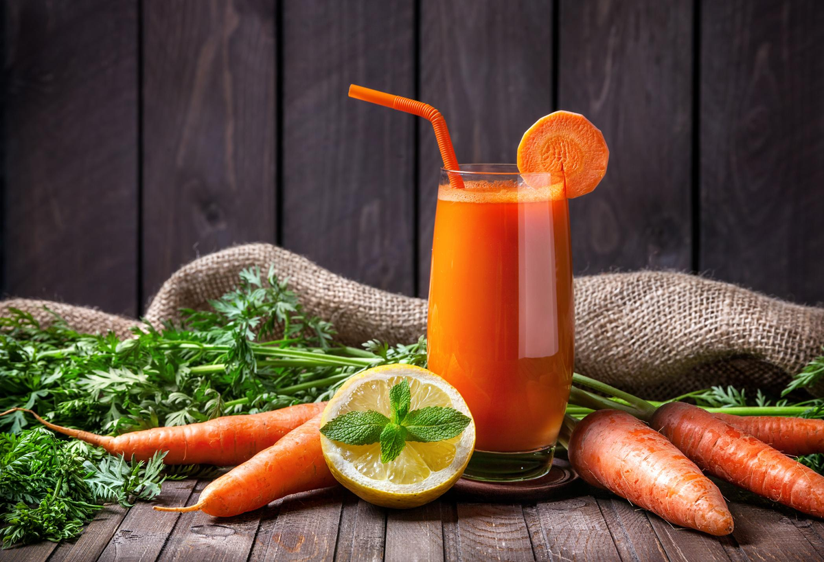 El jugo de zanahoria es una bebida refrescante y nutritiva que se puede preparar fácilmente en casa. El jugo de zanahoria es una bebida refrescante y nutritiva que se puede preparar fácilmente en casa.