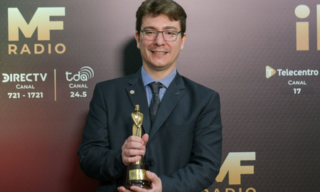 El santafesino Ariel Tarico recibió el Martín Fierro de Radio por su gran labor humorística El santafesino Ariel Tarico recibió el Martín Fierro de Radio por su gran labor humorística