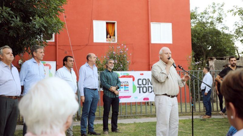 Lifschitz inauguró las obras de mejoramiento de Las Flores II