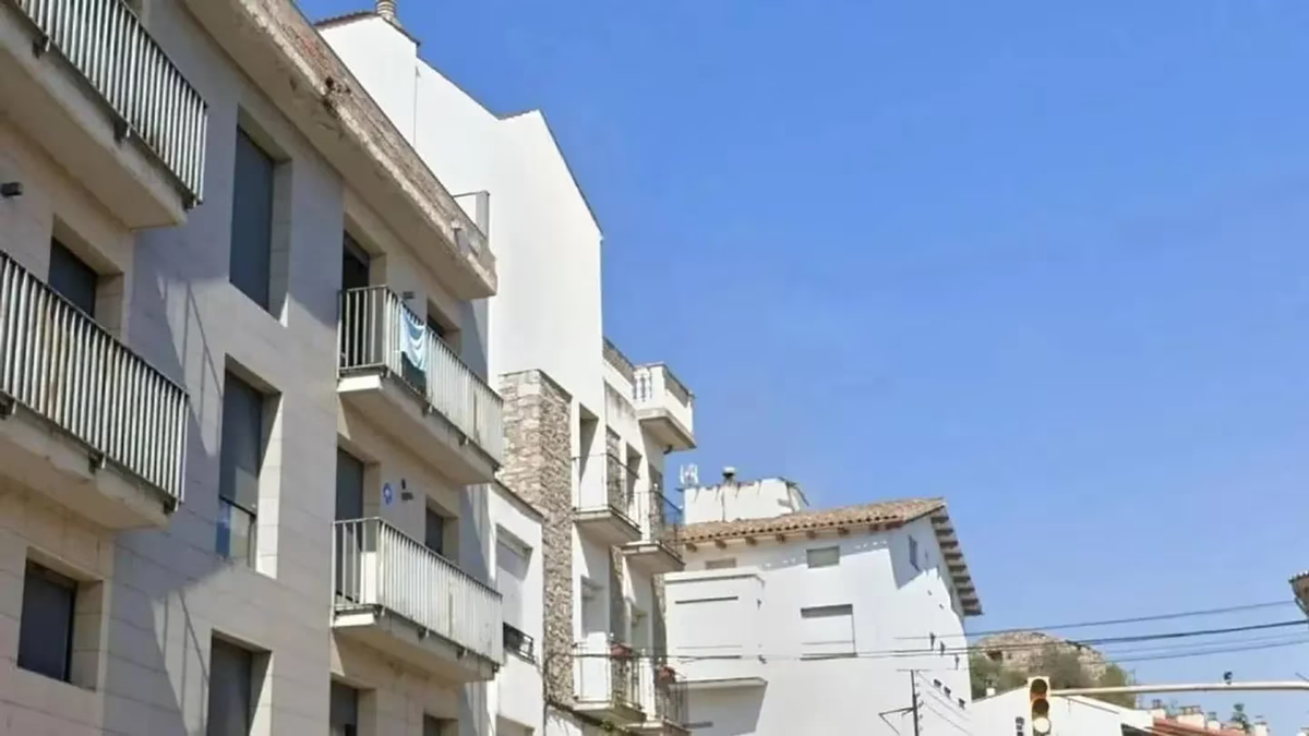 La demoledora confesión de la familia de las gemelas que cayeron desde un tercer piso en Barcelona: Las criticaban por argentinas