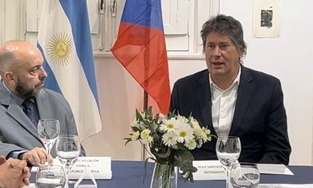 El cónsul checo mantuvo una reunión de trabajo junto al Intendente de Funes. El cónsul checo mantuvo una reunión de trabajo junto al Intendente de Funes.