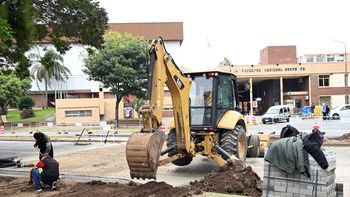 El mandapeatón a la altura de la UTN está casi listo del lado este: el jueves abren el paso