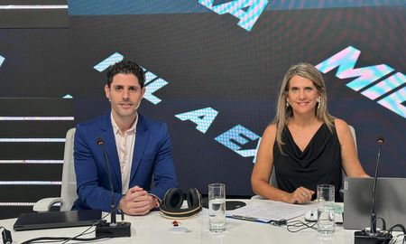 Facundo González y Luciana Trinchieri, conductores de Milla Extra.