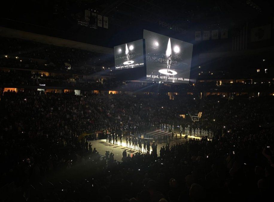 El emotivo minuto de silencio en homenaje a Kobe Bryant