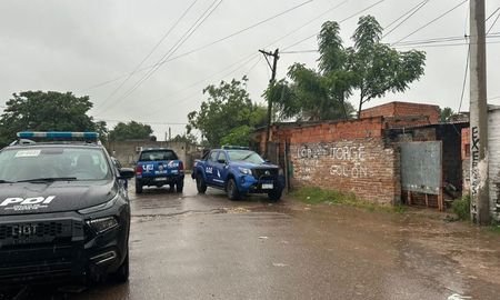 Barrio Coronel Dorrego: fueron a buscar motos y encontraron droga Barrio Coronel Dorrego: fueron a buscar motos y encontraron droga
