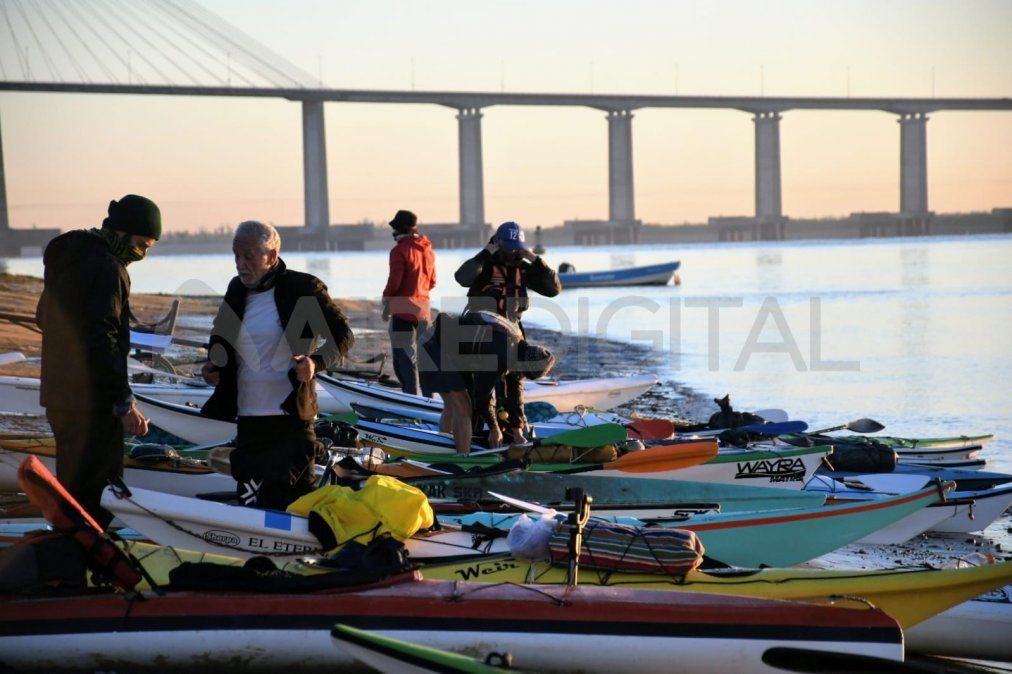 En 2021, un grupo de activistas organizó una travesía en kayaks por el río Paraná para reclamar por la sanción de la Ley de Humedales.