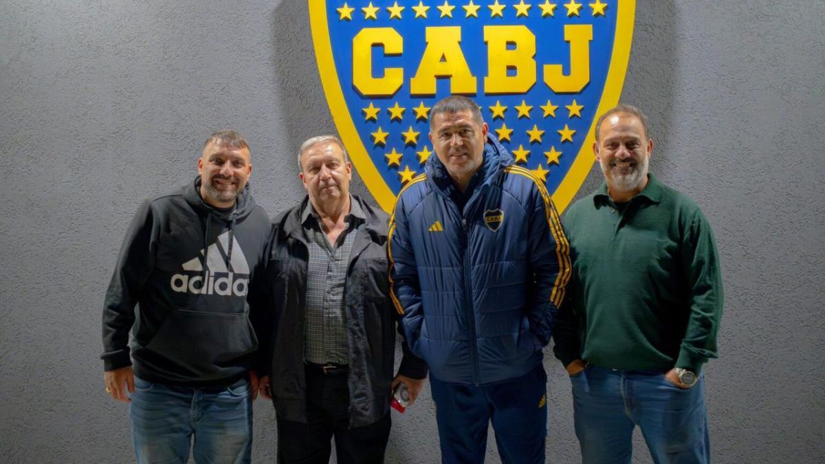 Ricardo Luciani, de la agrupación "Sangre de Campeones", mantuvo un encuentro con Juan Román Riquelme en el Predio de Boca. Ricardo Luciani, de la agrupación "Sangre de Campeones", mantuvo un encuentro con Juan Román Riquelme en el Predio de Boca. 