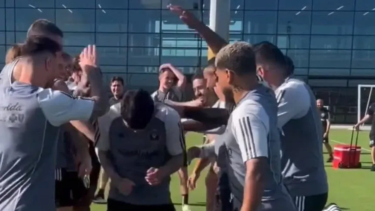 El pasillo de Inter Miami a Facundo Farías. El pasillo de Inter Miami a Facundo Farías.