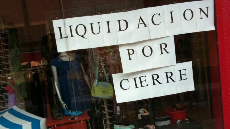 Casi el 90% de los comercios santafesinos vendió menos que hace un año