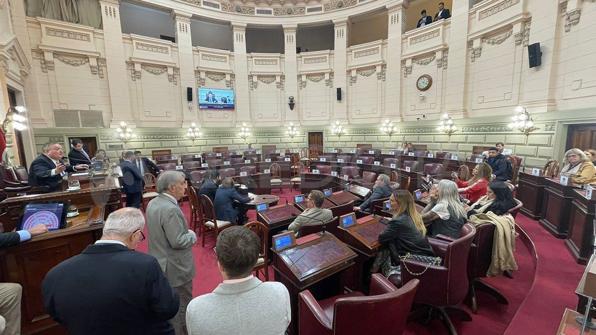 La asamblea estaba convocada para las 13