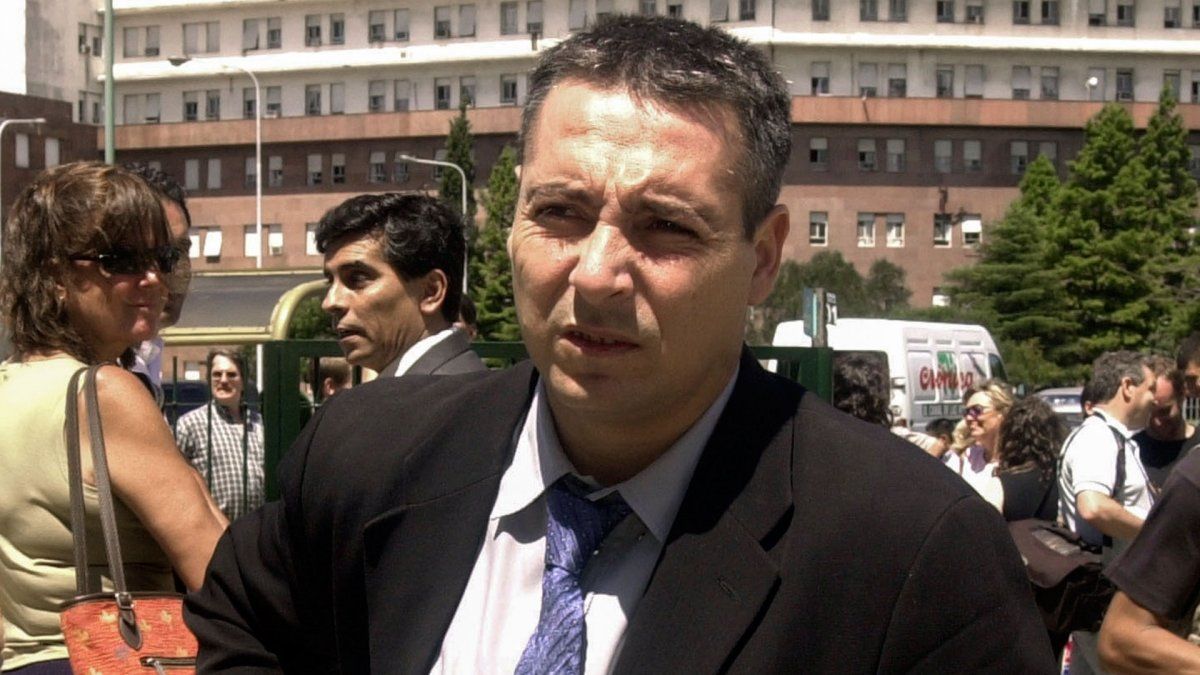 El abogado Víctor Stinfale llevó a la Clínica Olivos el 3 de noviembre pasado, a Rodolfo Benvenutti, director y jefe de cirugía del Hospital Privado Nuestra Señora de la Merced, para supervisar la neurocirugía a la que fue sometido Maradona.