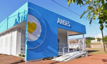 En la provincia de Santa Fe, las UDAI de Vera y Villa Ocampo podrían cerrar, mientras que la oficina de San Javier se encuentra en riesgo con solo un empleado restante. En la provincia de Santa Fe, las UDAI de Vera y Villa Ocampo podrían cerrar, mientras que la oficina de San Javier se encuentra en riesgo con solo un empleado restante.