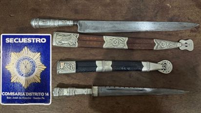 Detuvieron a un hombre en San José del Rincón que llevaba facones robados en una mochila