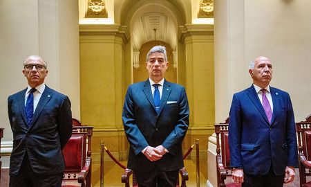 Carlos Rosenkrantz, Horacio Rosatti y Ricardo Lorenzetti, miembros de la Corte Suprema de Justicia de la Nación. Carlos Rosenkrantz, Horacio Rosatti y Ricardo Lorenzetti, miembros de la Corte Suprema de Justicia de la Nación.