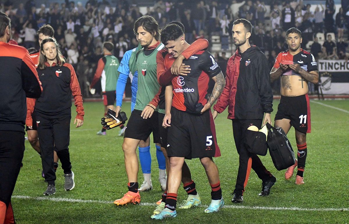 Ni el tiro del final: Colón empató con All Boys y quedó eliminado del Reducido.