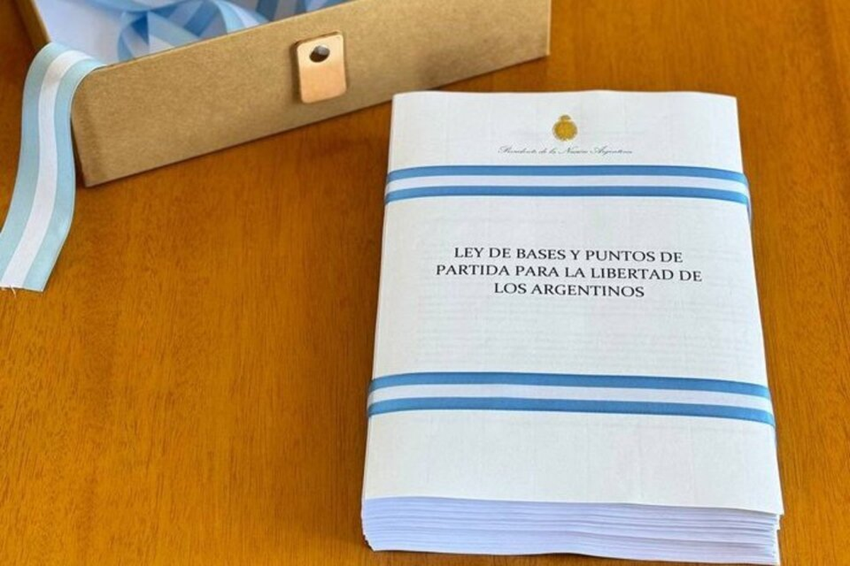 El texto completo de la Ley de Bases. El texto completo de la Ley de Bases.