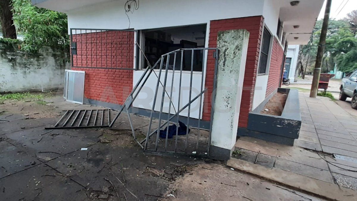 Los delincuentes ingresaron al local luego de romper un portón trasero. Los delincuentes ingresaron al local luego de romper un portón trasero.