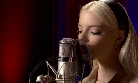 Anya Taylor-Joy impresionó a todos cantando para su nueva película, Last Night in Soho. Anya Taylor-Joy impresionó a todos cantando para su nueva película, Last Night in Soho.