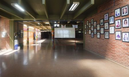 A un mes del hecho, San Cristóbal continúa atravesando un proceso de reconstrucción en el que la vuelta a la rutina convive con una herida aún abierta.