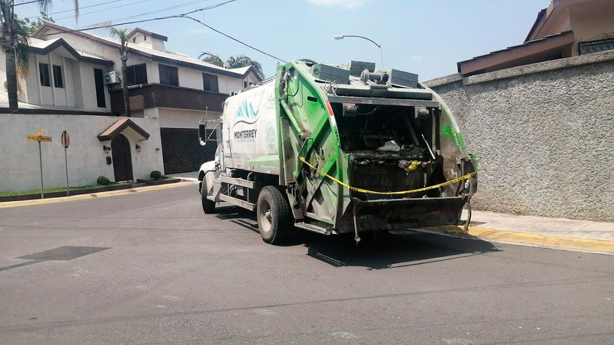 El cadáver se encontraba en el contenedor del vehículo.