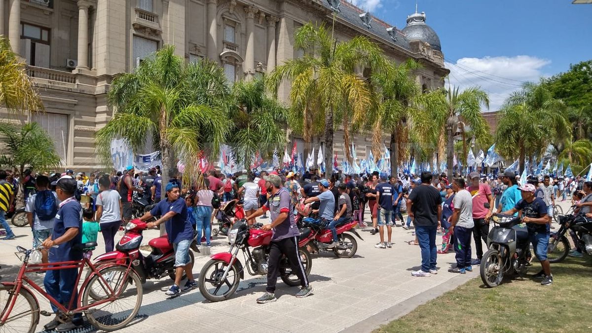 Movimientos sociales marcharon este jueves hasta Casa de Gobierno