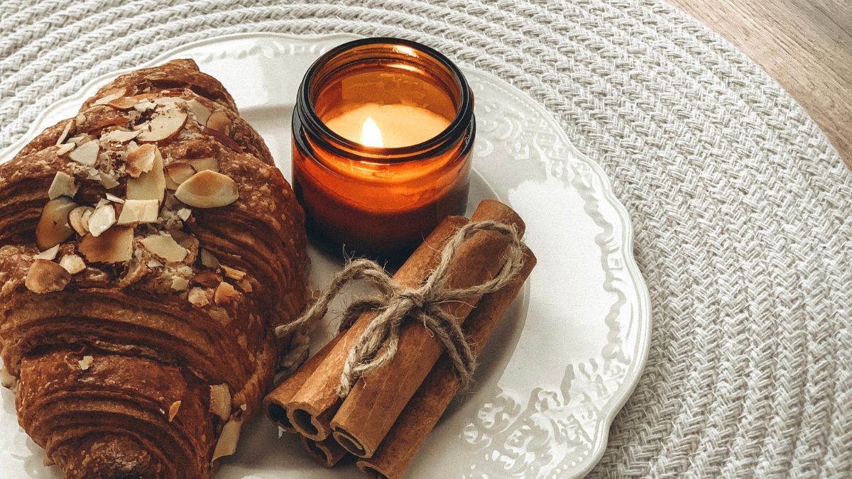Los croissants son un cl&aacute;sico irresistible de la pasteler&iacute;a francesa.