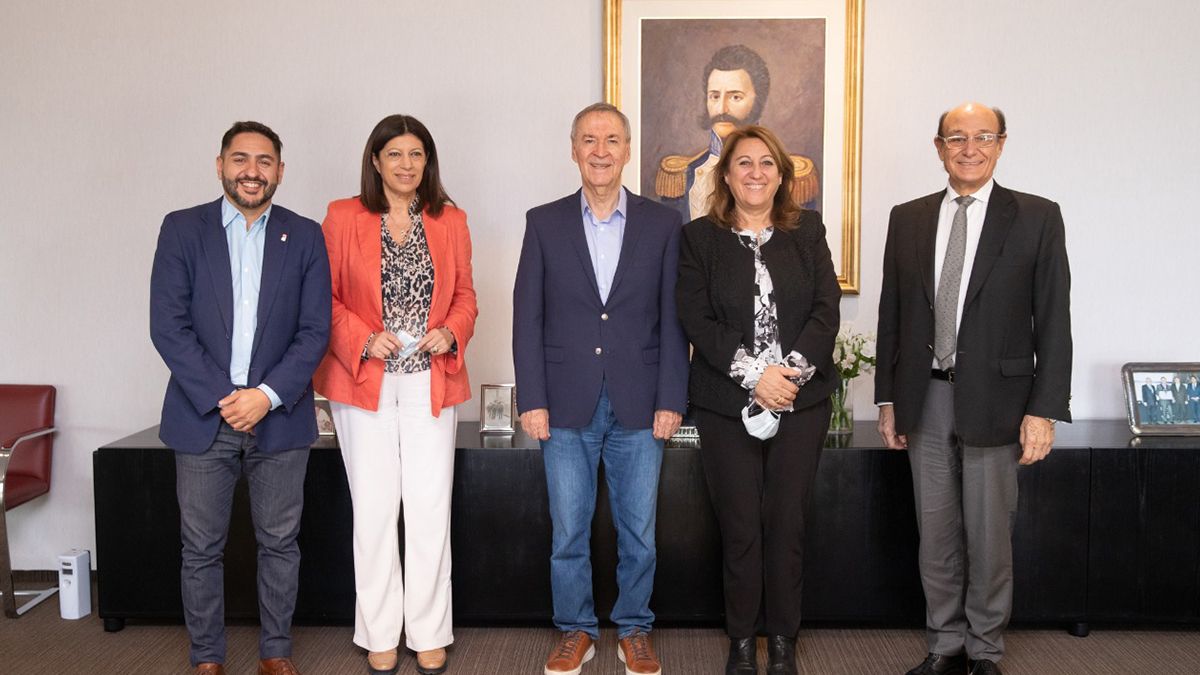 En los últimos días, algunos de los principales referentes del socialismo a nivel nacional y provincial se fotografiaron con el gobernador cordobés, Juan Schiaretti.