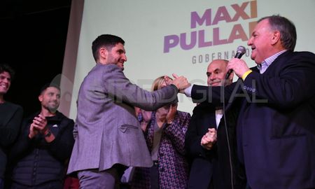 Felipe Michlig junto a Maximiliano Pullaro. Felipe Michlig junto a Maximiliano Pullaro.