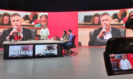 El diputado provincial Leandro Busatto habló tras el hisopado negativo de los jugadores de Colón. El diputado provincial Leandro Busatto habló tras el hisopado negativo de los jugadores de Colón.
