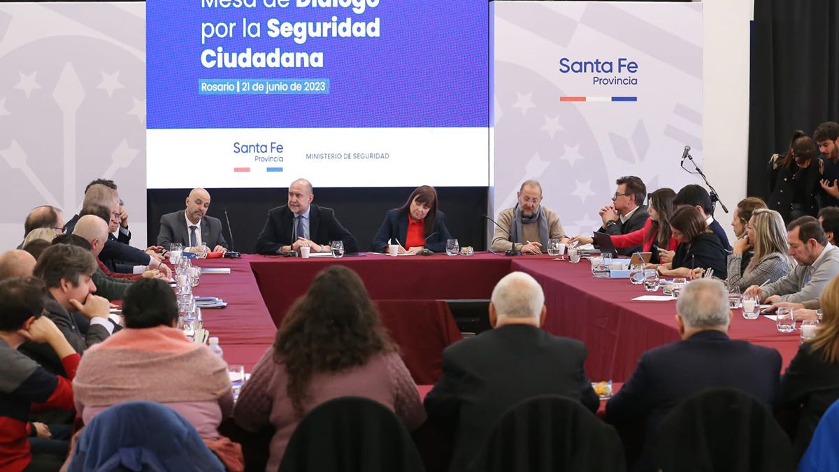 Habrá otros encuentros de la mesa de trabajo que se realizarán en la ciudad de Santa Fe y Rosario. Habrá otros encuentros de la mesa de trabajo que se realizarán en la ciudad de Santa Fe y Rosario.