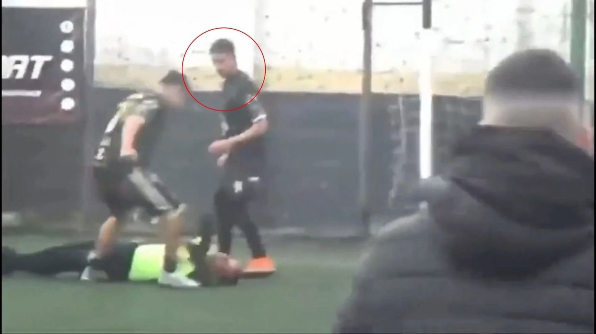 El acusado fue hallado sin vida con un disparo en la cabeza en las vías del tren Roca. Investigan las circunstancias de la muerte y la Justicia intentaba hasta el momento rastrear el arma. El acusado fue hallado sin vida con un disparo en la cabeza en las vías del tren Roca. Investigan las circunstancias de la muerte y la Justicia intentaba hasta el momento rastrear el arma.