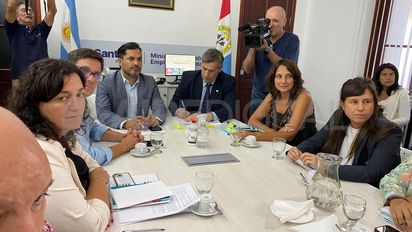 Semana clave para las paritarias en Santa Fe: docentes y estatales esperan la convocatoria del gobierno