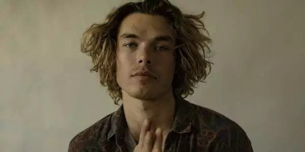 SAM CORLETT como LEIF ERIKSSON.