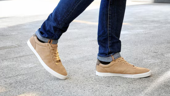 Las zapatillas por menos de $60.000 rompen el mercado