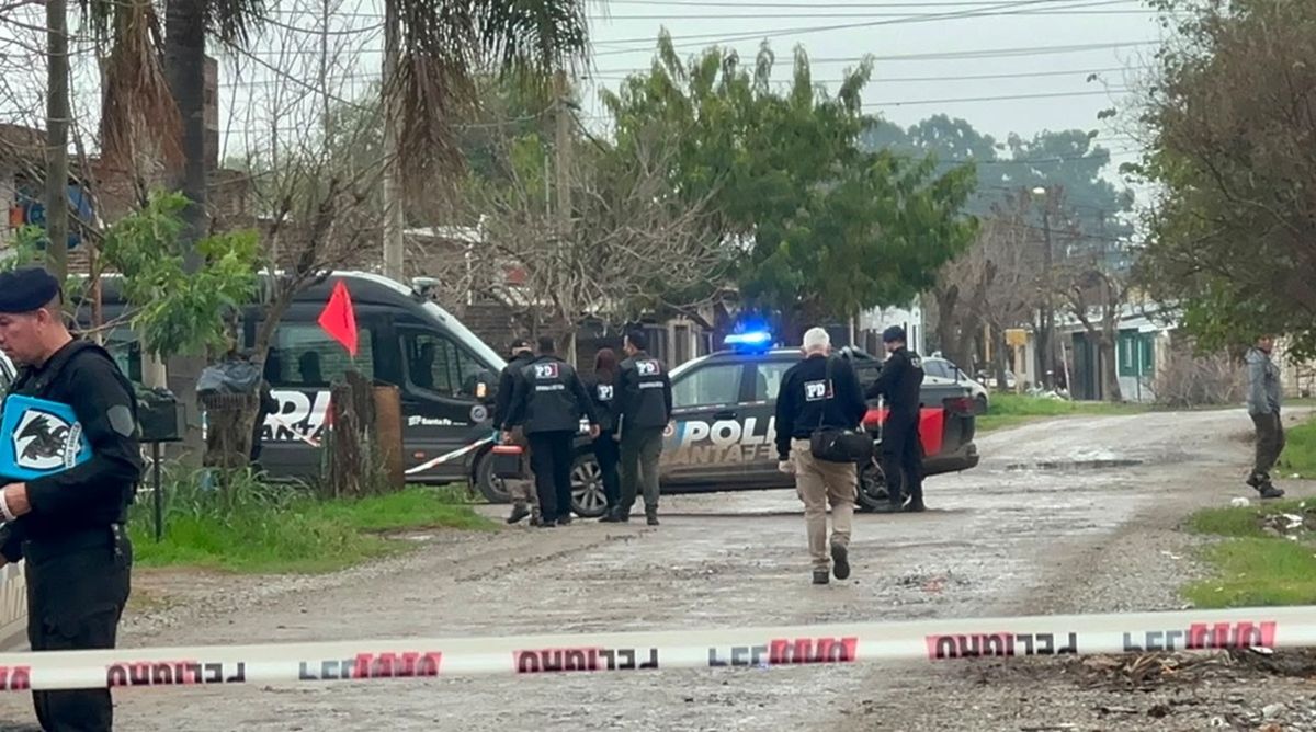 Policías de la PDI y de la jurisdicción al momento de los peritajes en el lugar del hecho.&nbsp;