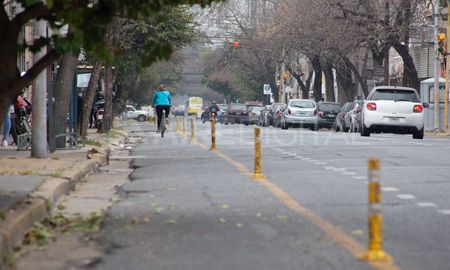 Los comerciantes de Urquiza continúan teniendo problemas por la instalación de la ciclovía. Los comerciantes de Urquiza continúan teniendo problemas por la instalación de la ciclovía.