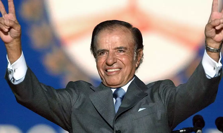 El gobernador de La Rioja, Ricardo Quintela, declaró este lunes que la vicegobernadora de la provincia, Florencia López, debería ocupar la banca que deja vacante Carlos Menem con su fallecimiento, pero aclaró que aún es imprudente entablar un diálogo sobre ese tema. El gobernador de La Rioja, Ricardo Quintela, declaró este lunes que la vicegobernadora de la provincia, Florencia López, debería ocupar la banca que deja vacante Carlos Menem con su fallecimiento, pero aclaró que aún es imprudente entablar un diálogo sobre ese tema.