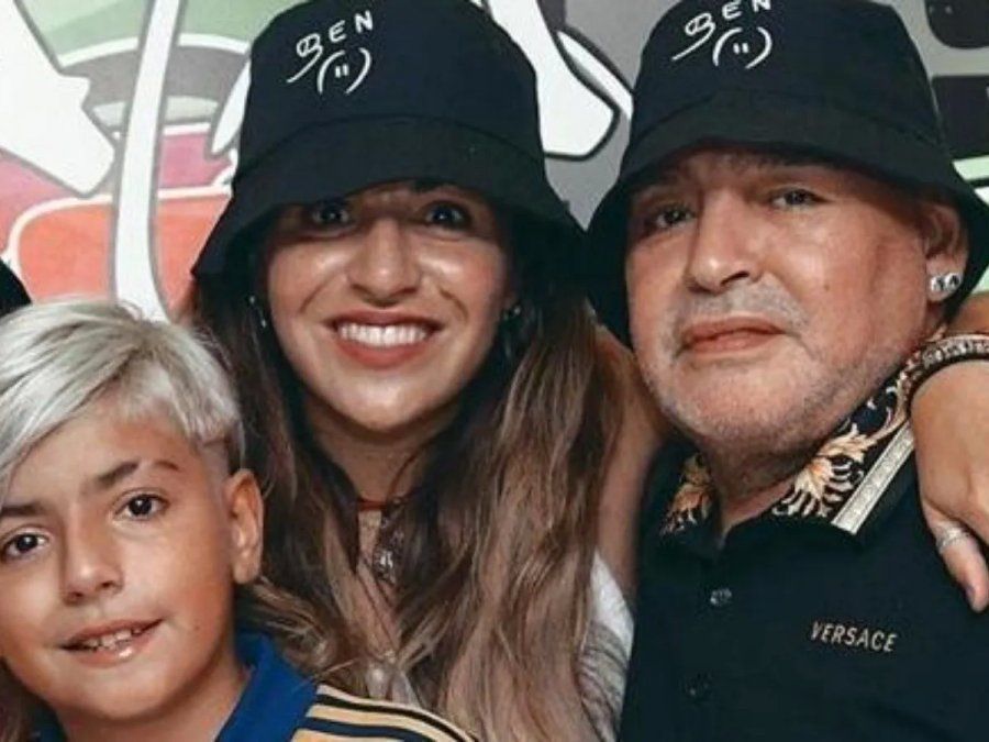 La hija de Diego hace lo que puede desde el fallecimiento de su padre