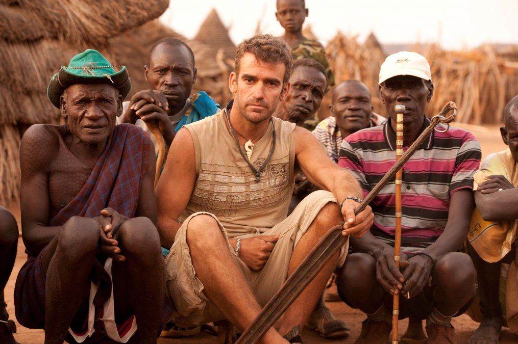 Javier Remon incluye en sus safaris la visita a distintas tribus.