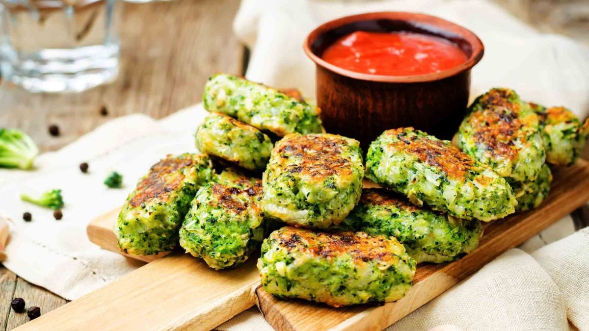 Cómo preparar buñuelos de acelga sin harina ni fritura.