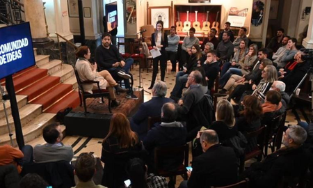 “Hay proyectos de poder, pero no de país”, opinó Dal Poggetto, y afirmó que “sin acuerdo político, nadie puede tomar decisiones para generar un horizonte de gobernabilidad que permita superar el ciclo de crisis que se repiten”. “Hay proyectos de poder, pero no de país”, opinó Dal Poggetto, y afirmó que “sin acuerdo político, nadie puede tomar decisiones para generar un horizonte de gobernabilidad que permita superar el ciclo de crisis que se repiten”.